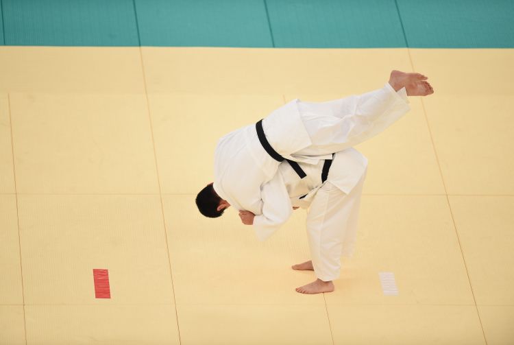 记者：今年是浙江队的过渡赛季，明年球队将重新组建